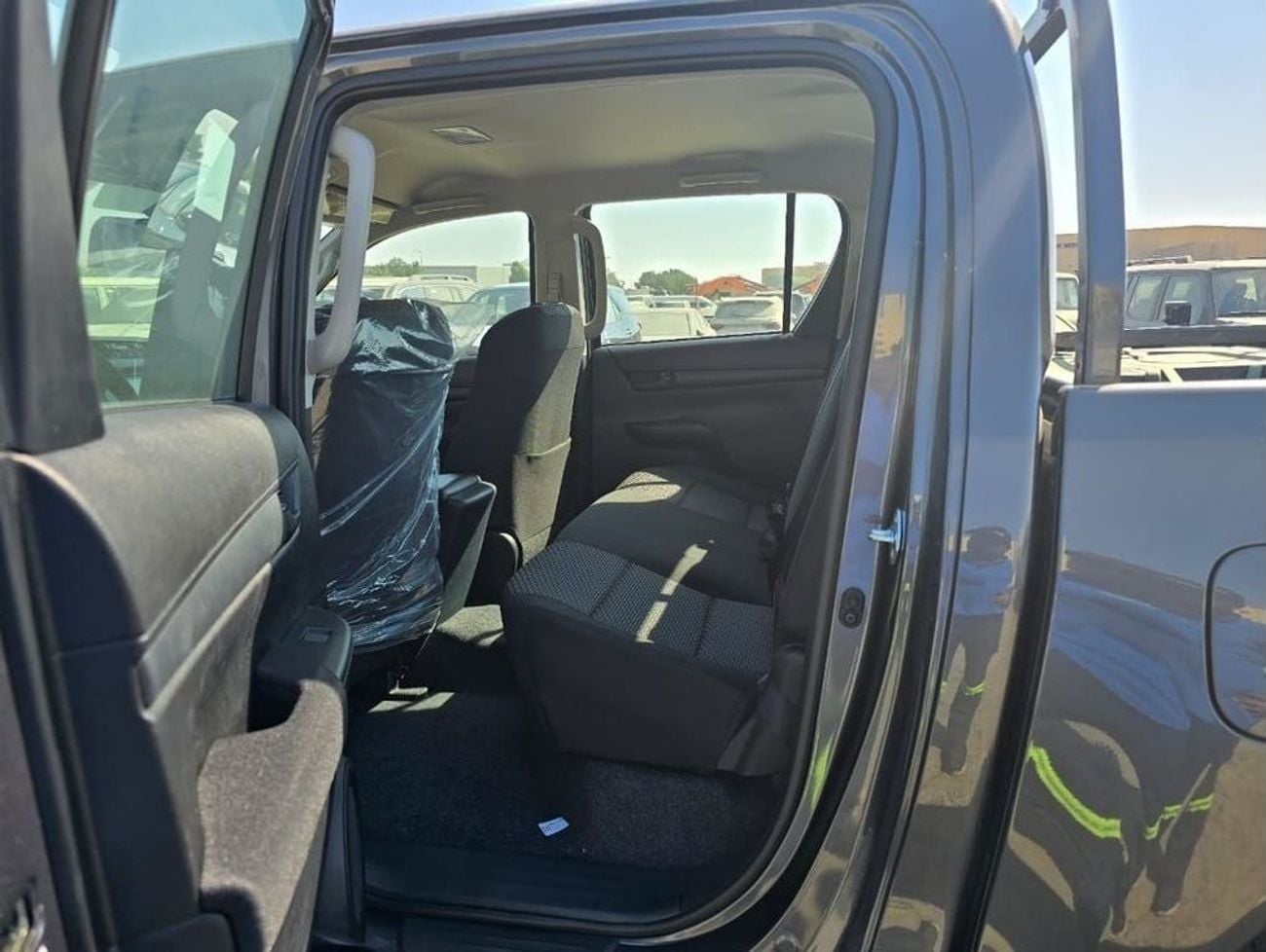 Toyota Hilux DLX 2.4L Automatic Mid Option 4WD Double Cabin Wide Body * SPECIAL OFFER FOR AFRICA*