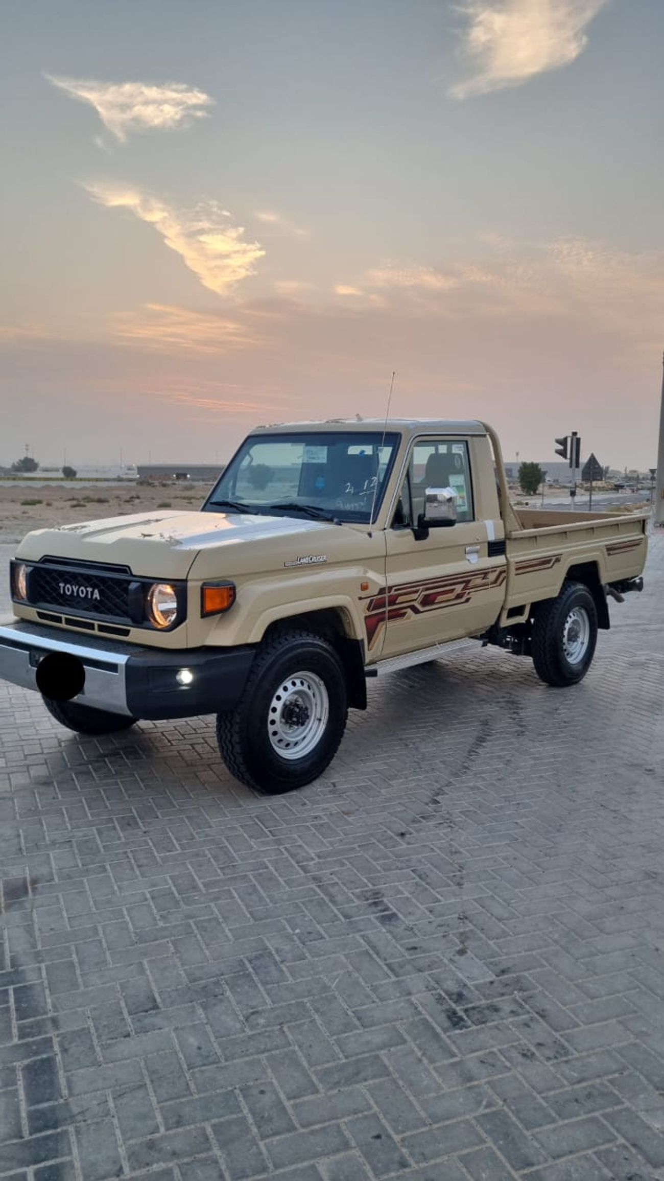 تويوتا لاند كروزر بيك آب HARDTOP 70th LX1 4.0L