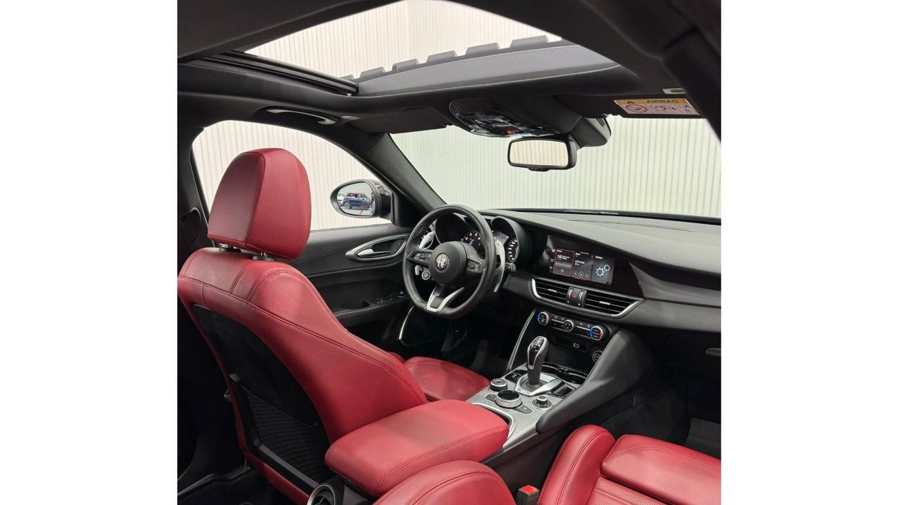Alfa Romeo Giulia 2023 Alfa Romeo Giulia Veloce, 2027 Agency Warranty + Service Package, Full Service History, GCC