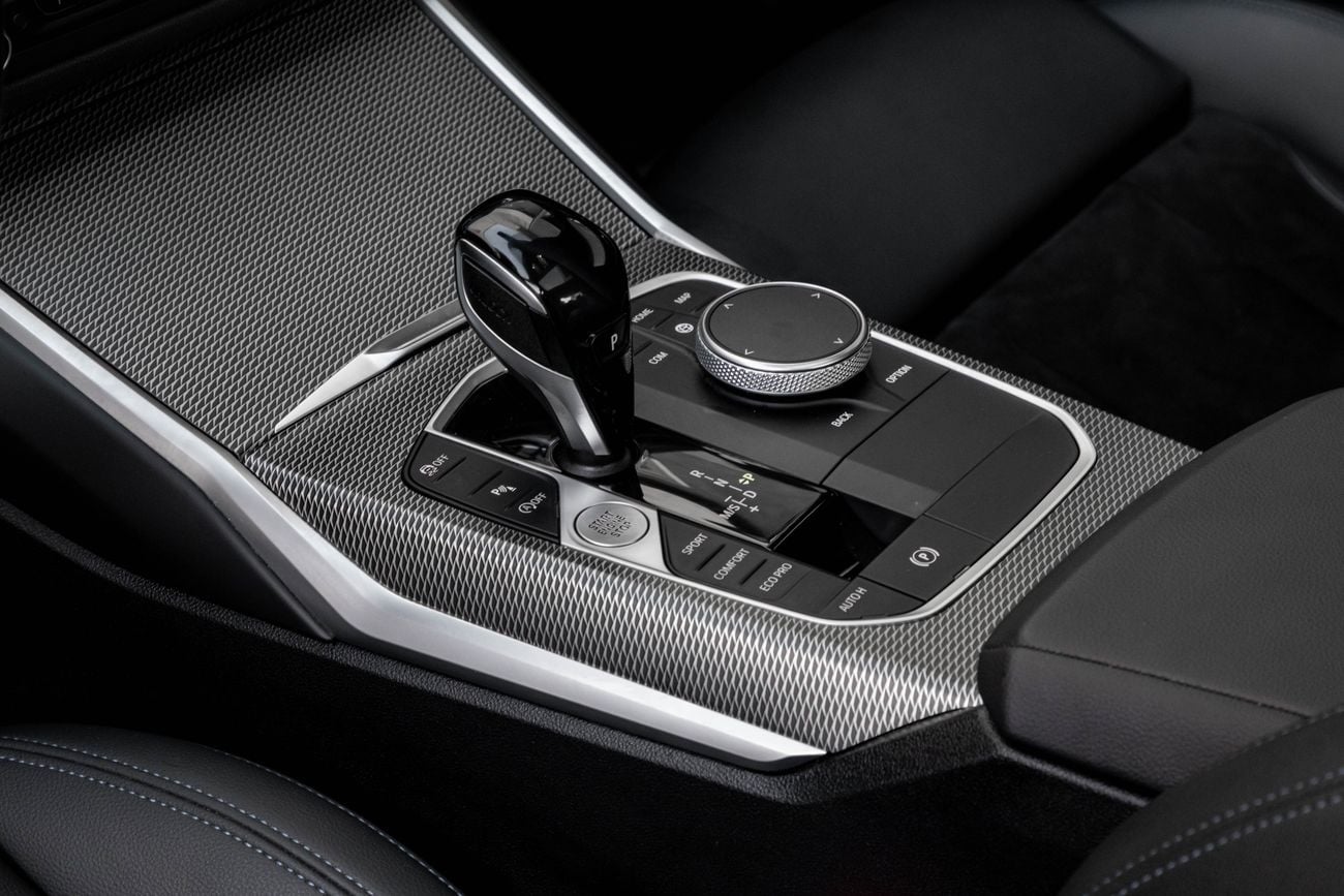 بي أم دبليو 330i M SPORT