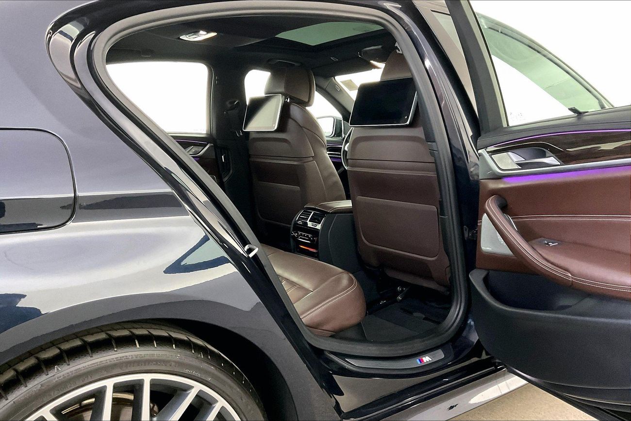 بي أم دبليو 530i Luxury + M Sport Package | شامل الضمان | 0 ﺪﻔﻋﺓ ﺃﻮﻟﻯ