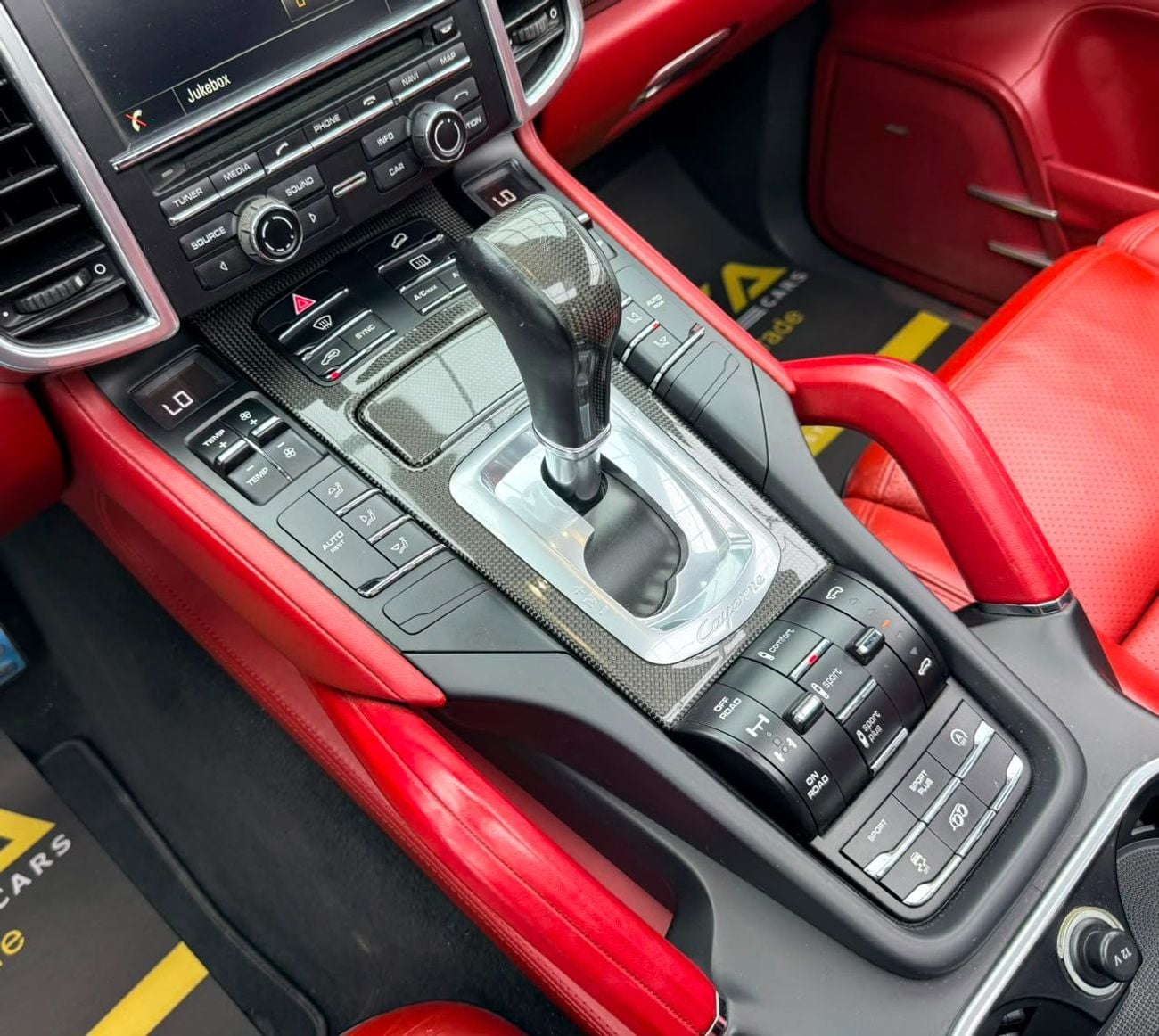 بورش كايان GTS 2016 Porsche Cayenne GTS, Full Service History, Carbon Fiber Interior, Excellent Condition, GCC