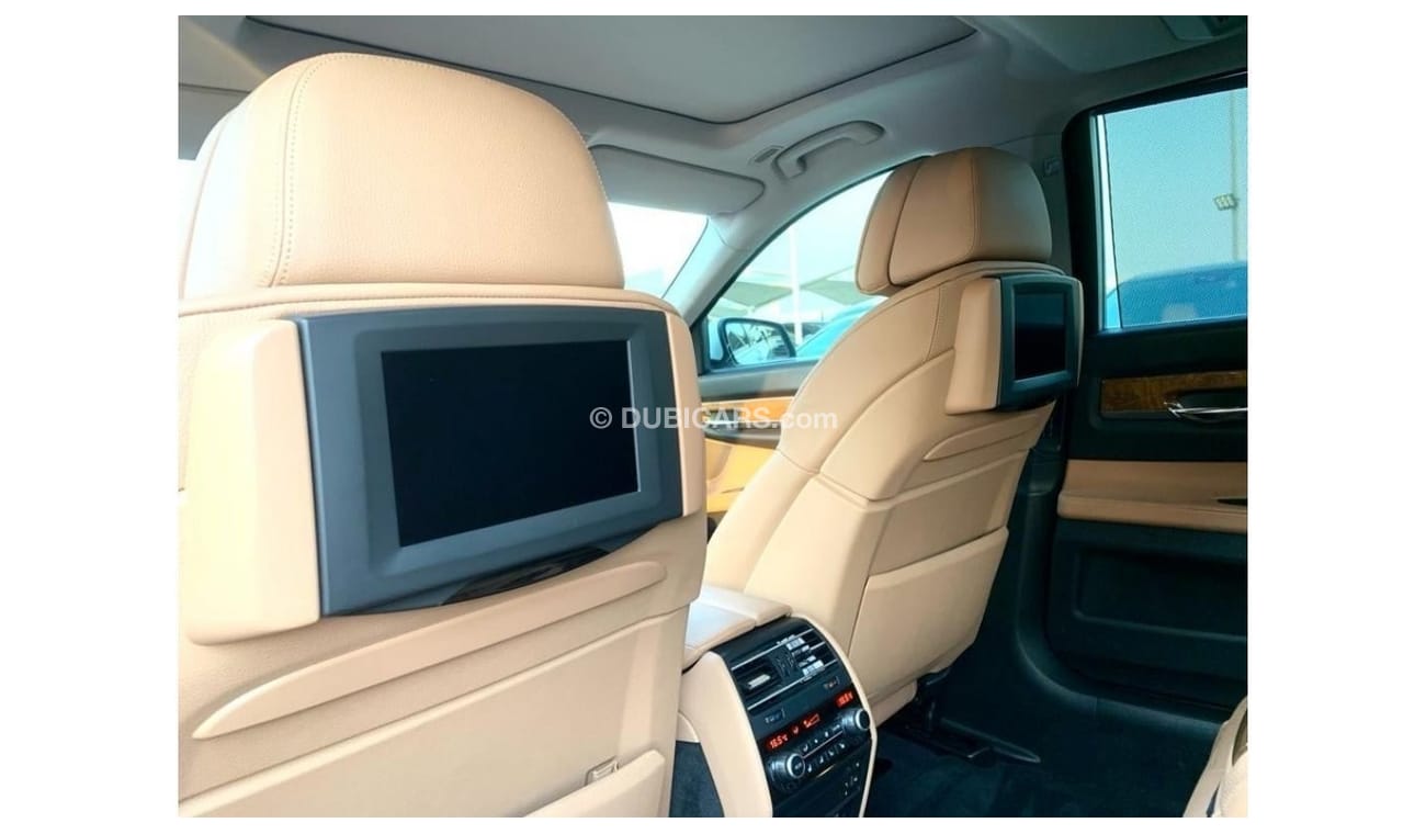 بي أم دبليو 750Li اكسكلوسيف