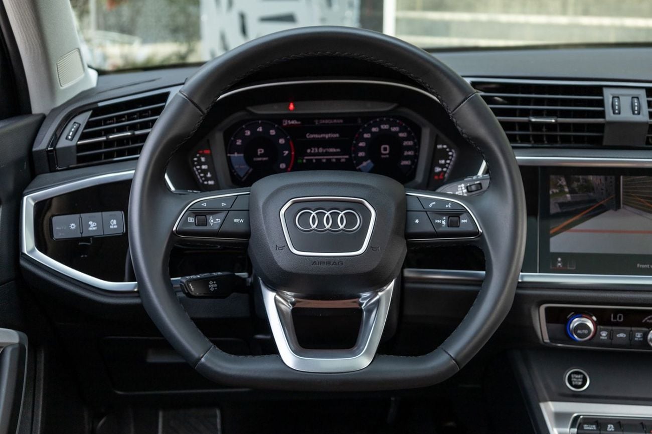 Audi Q3 35 TFSI PROGRESS BLACK Audi Q3 Sportback 35TFSI S-Line Progressive Black Edition 2025 GCC | Agency Warranty | Service Contr