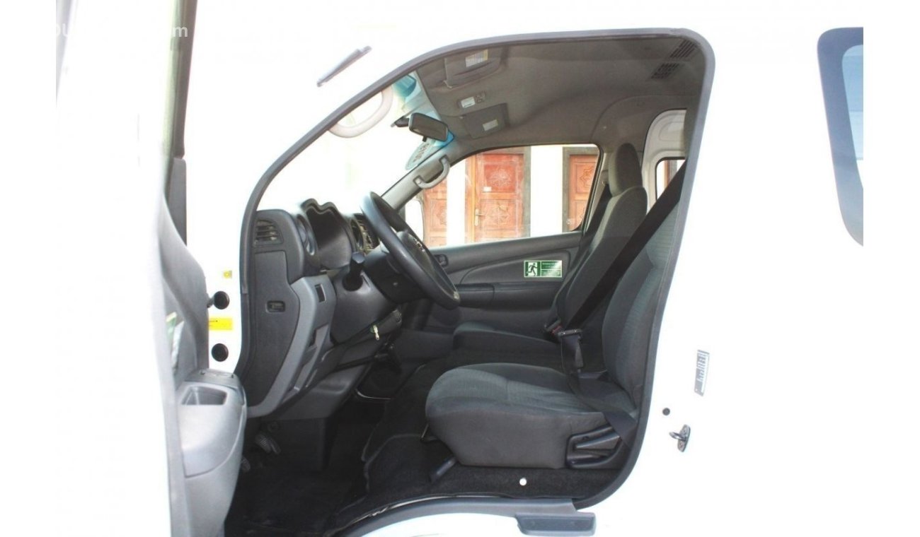 Nissan Urvan Panel Van High Roof Nissan Urvan 2019 GCC high roof high chair in excellent condition