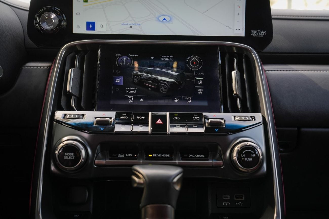 Lexus LX 600 SIGNATURE 2024!! LOW MILEAGE!! WARRANTY AND SERVICE CONTRACT FROM AL FUTTAIM