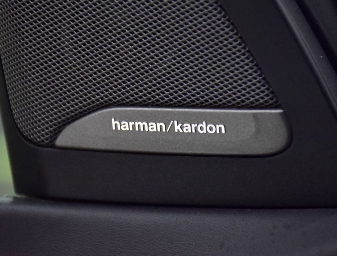 BMW X5 EXCELLENT DEAL for our BMW X5 xDrive40i M-Kit ( 2019 Model ) in White Color GCC Specs