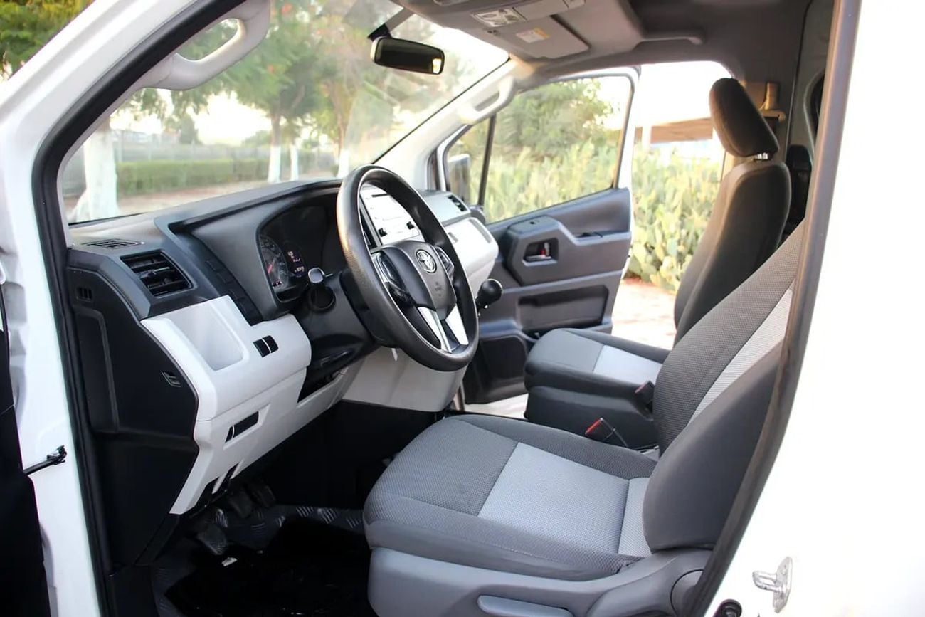 Toyota Hiace GL GCC Specs! 13seat! Excellent condition