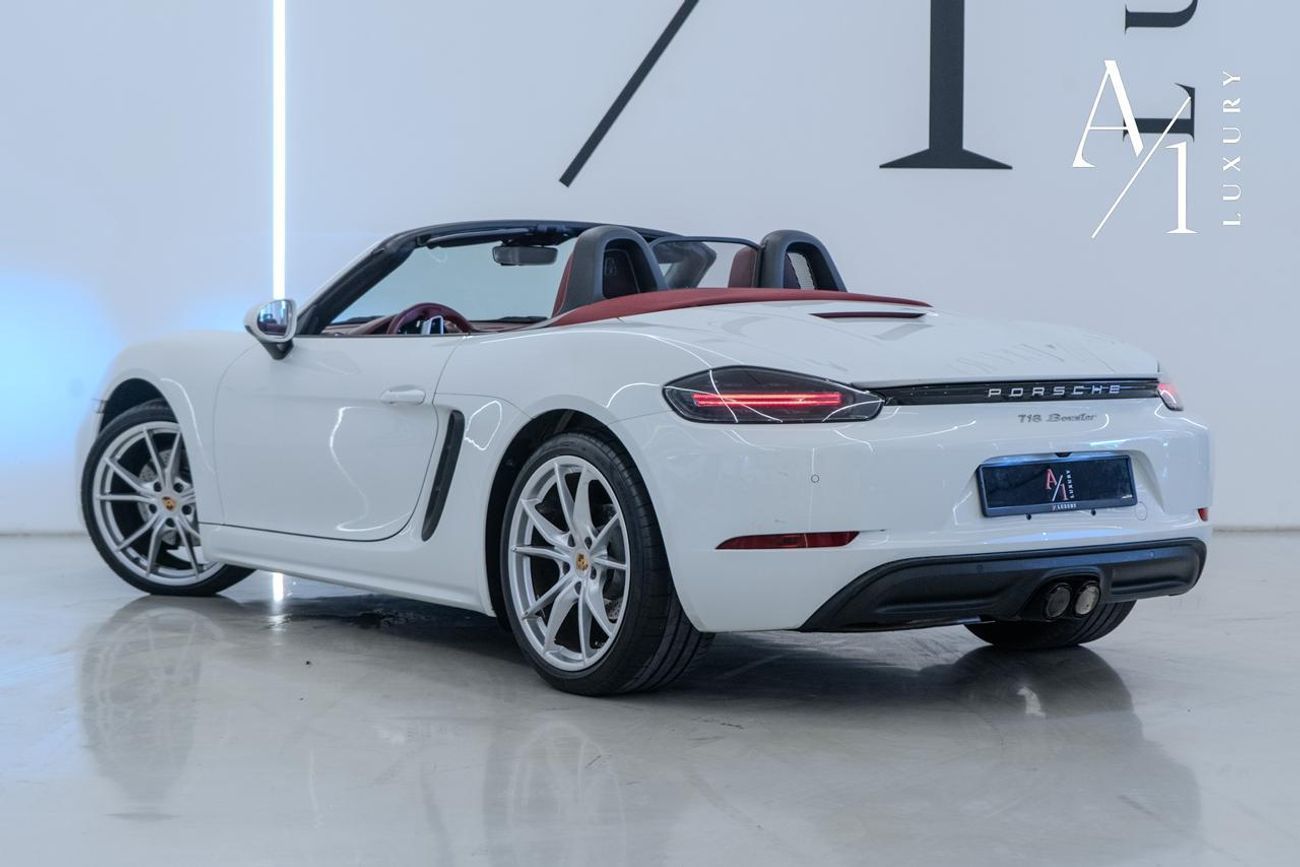 Porsche 718 Boxster Std 2.0L A/T 2022 Porsche 718 Boxster, Warranty, Sport Chrono Package, Very Low Kms, Excellent Condi
