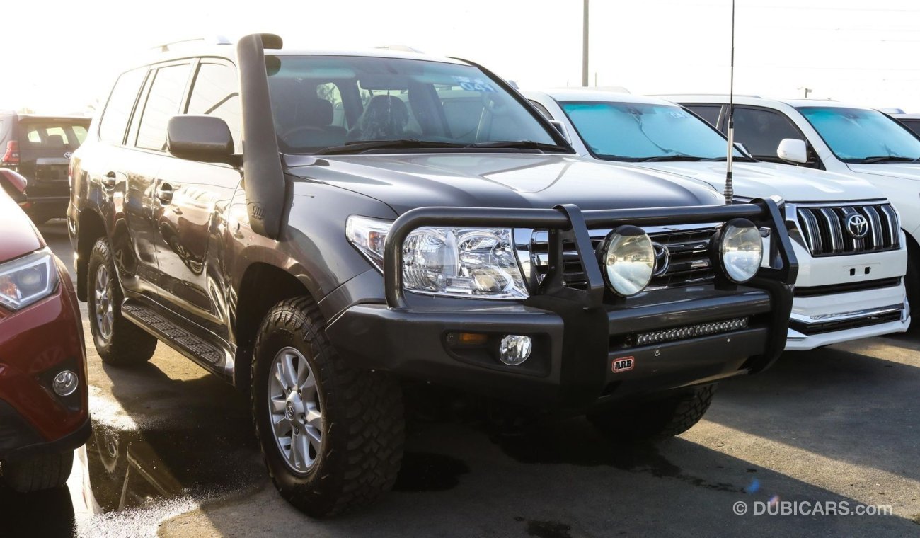 Toyota Land Cruiser GXL V8