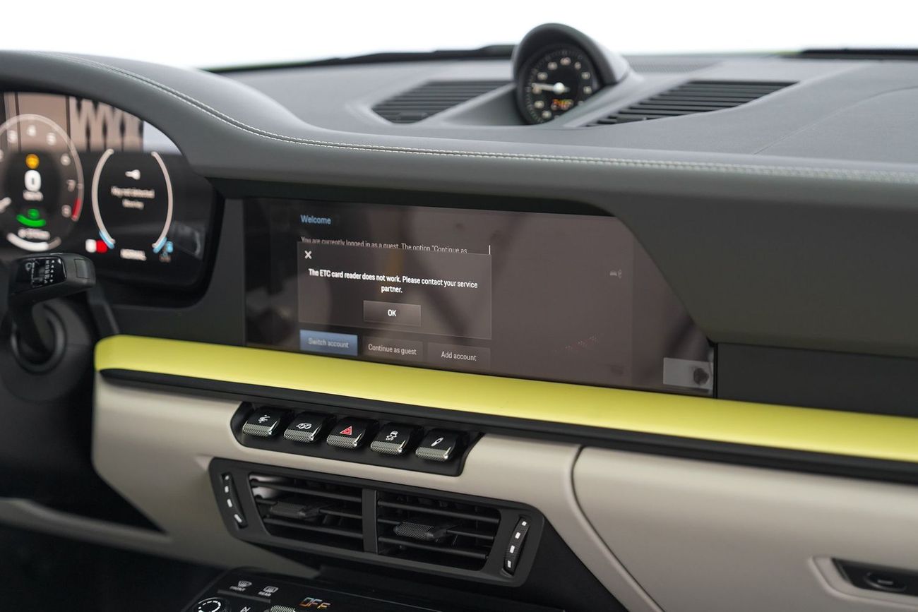 بورش 911 Carrera GTS 3.0L (450 HP) Convertible