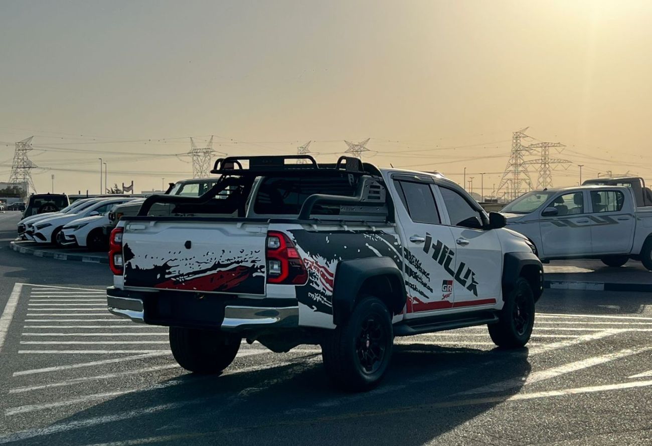 تويوتا هيلوكس 