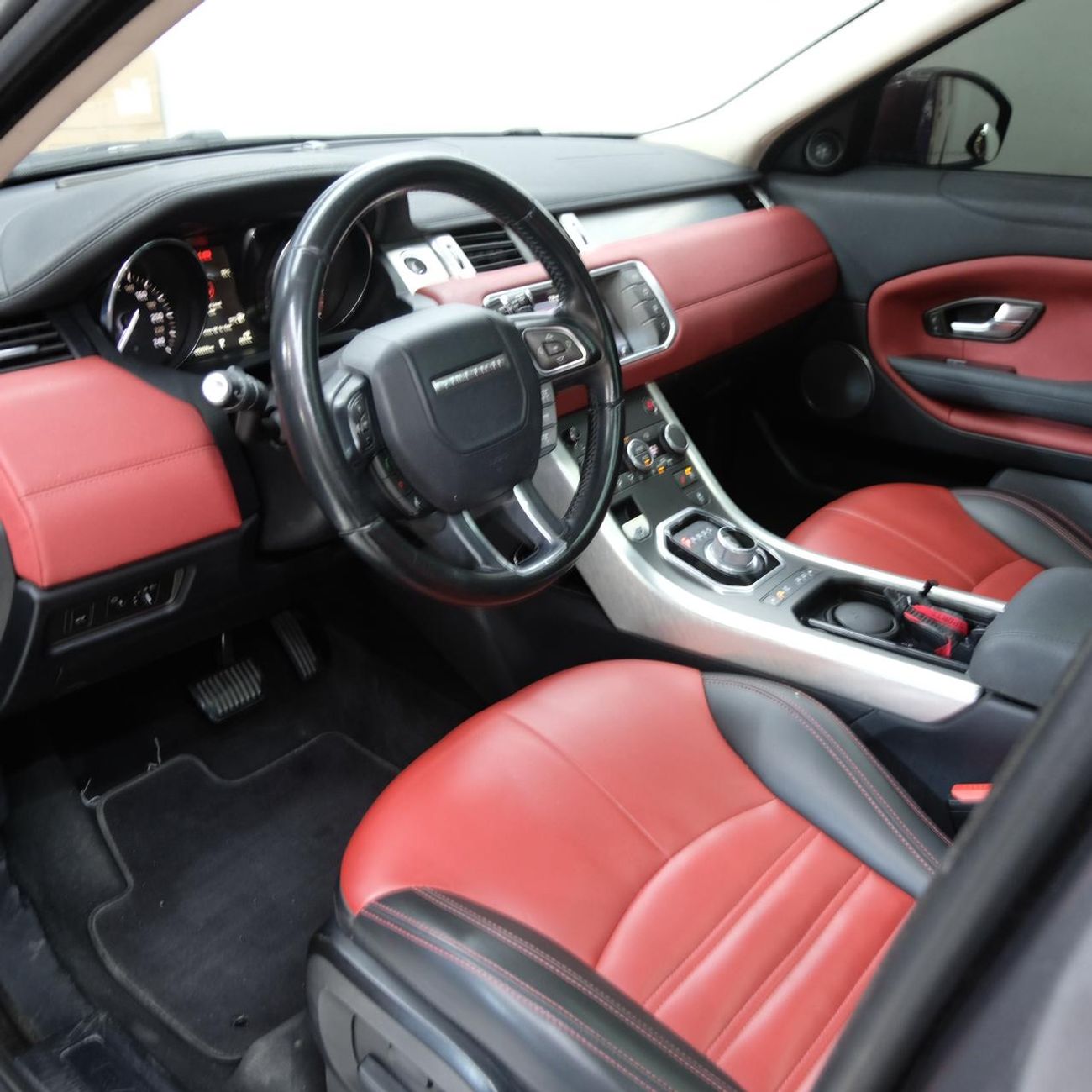 لاند روفر رانج روفر إيفوك ديناميك بلس