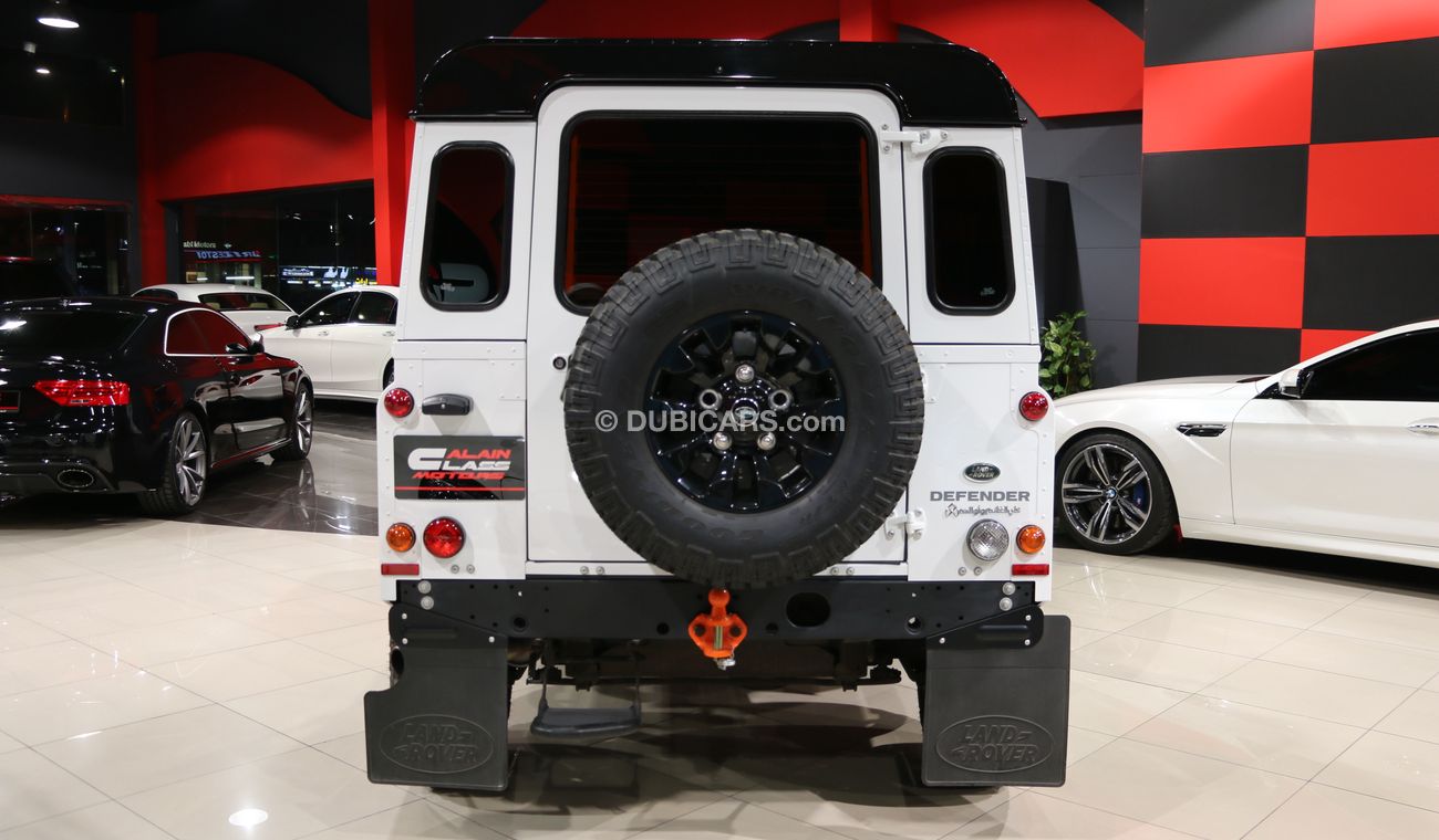 Used Land Rover Defender 2015 for sale in Dubai - 82451