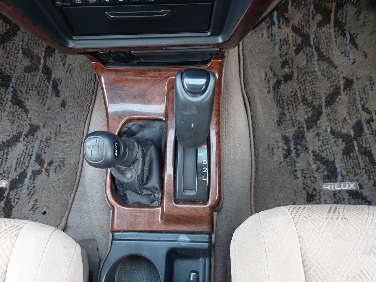 Toyota Hilux Surf TOYOTA HILUX SURF SUV RHD 2000 MODEL 2.7 L PETROL AUTOMATIC(PM37972)