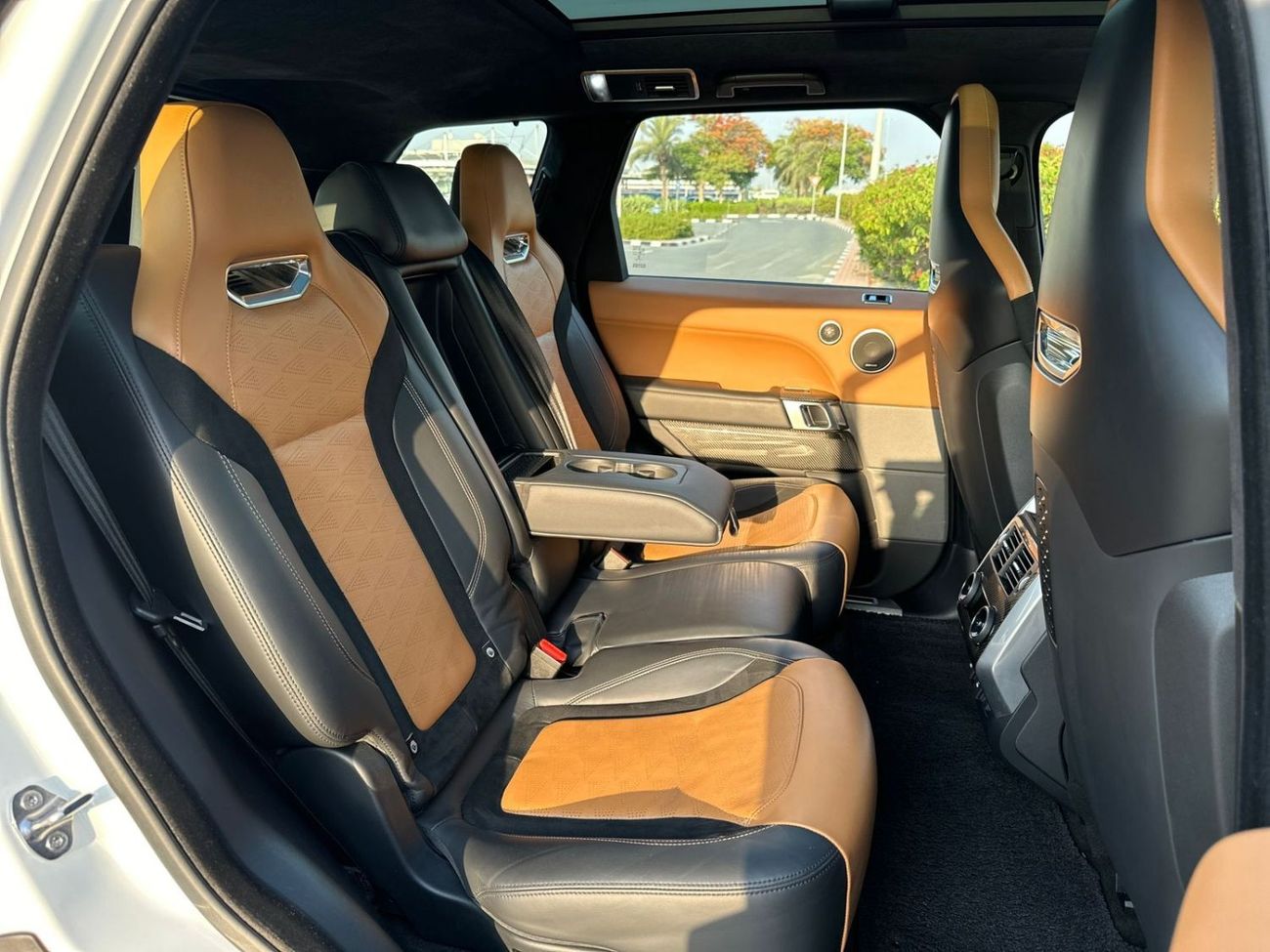 Land Rover Range Rover Sport RANGE ROVER SVR MODEL 2018 KILOMETERS 78000 GCC Counter service at Al Tayer Agency until 2028