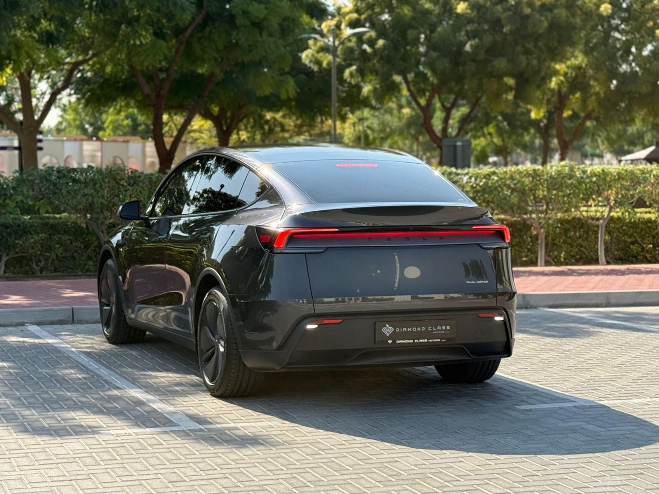 Tesla Model Y Long Range (AWD)