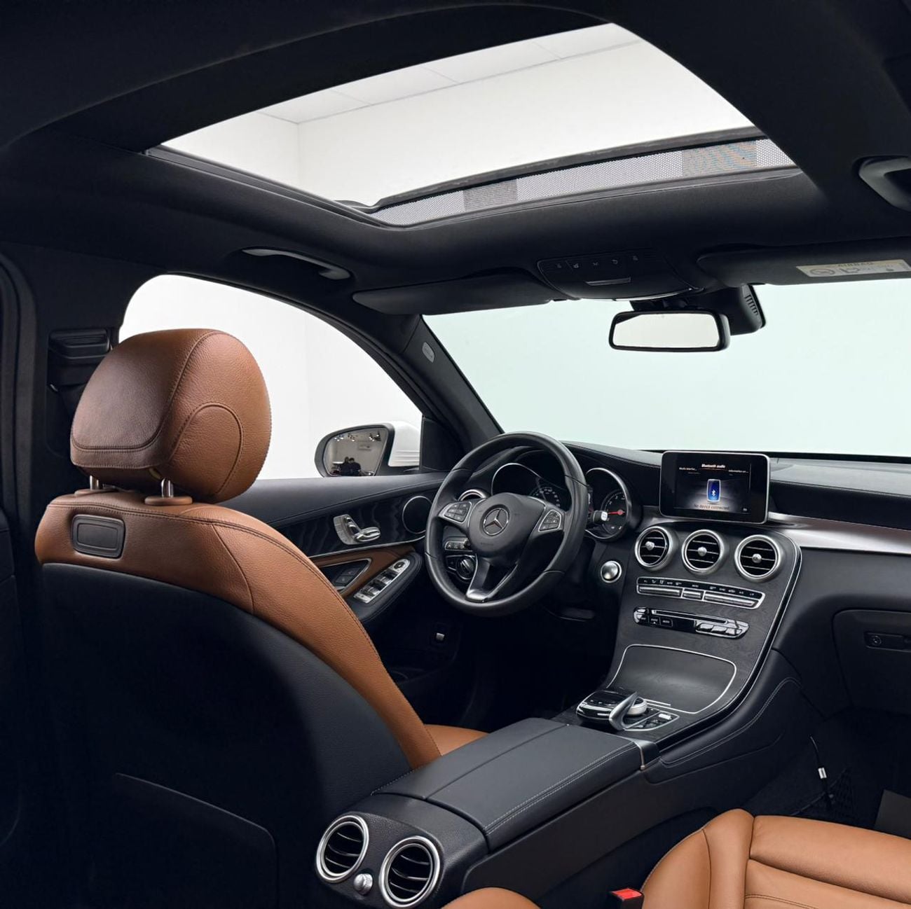 مرسيدس بنز GLC 250 2018 Mercedes-Benz GLC 250 4MATIC, Service History, Well Maintained, GCC