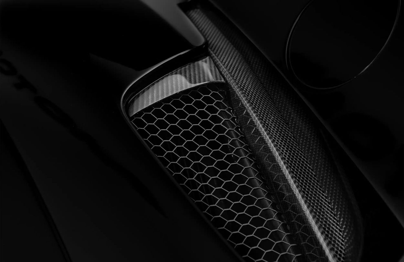 مازيراتي MC20 3.0 L Twin-Turbocharged V6 Engine