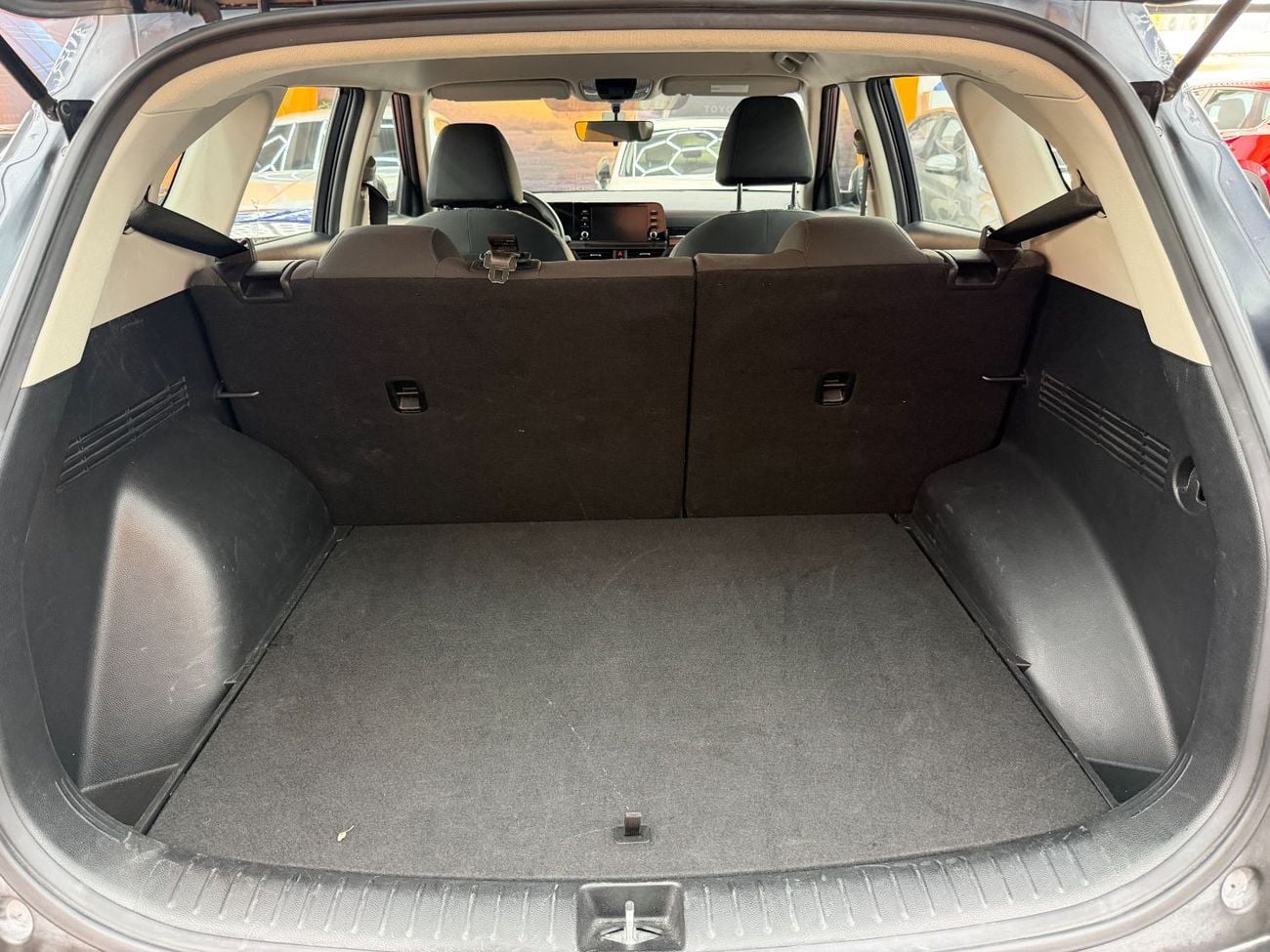 كيا سيلتوس | بدون رسوم خدمة | تحت الضمان | بدون دفعة أولى | سيارة مستعملة معتمدة |