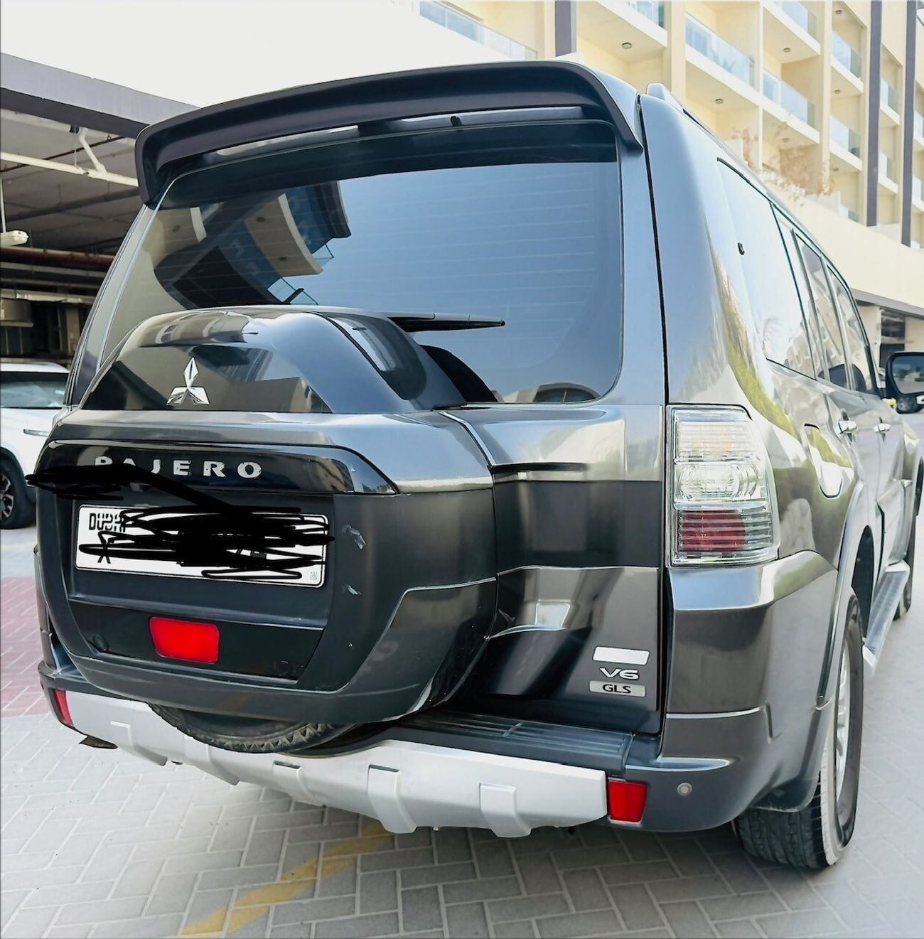 Mitsubishi Pajero GLS H/L PLATINUM