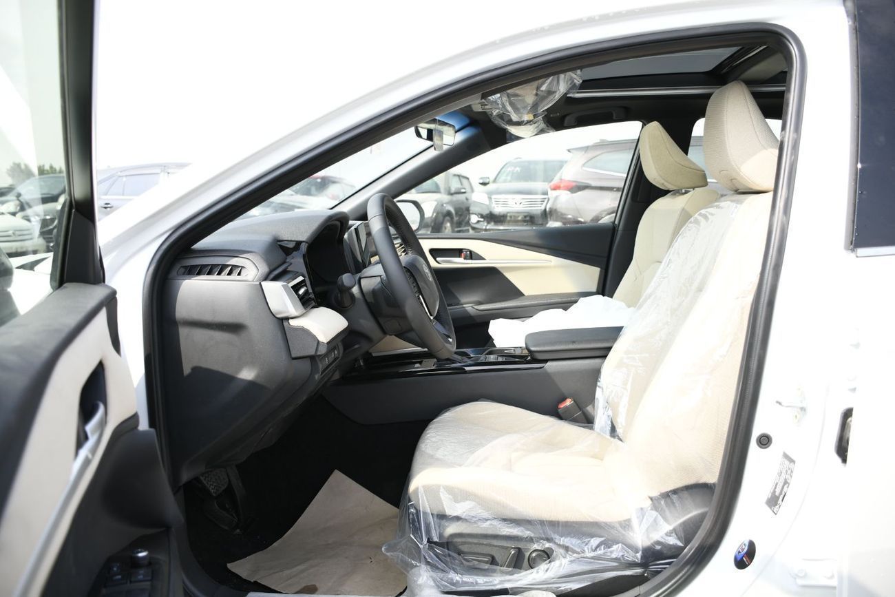 تويوتا كامري 2.5L LE HEV With Panoramic (Ready Stock)