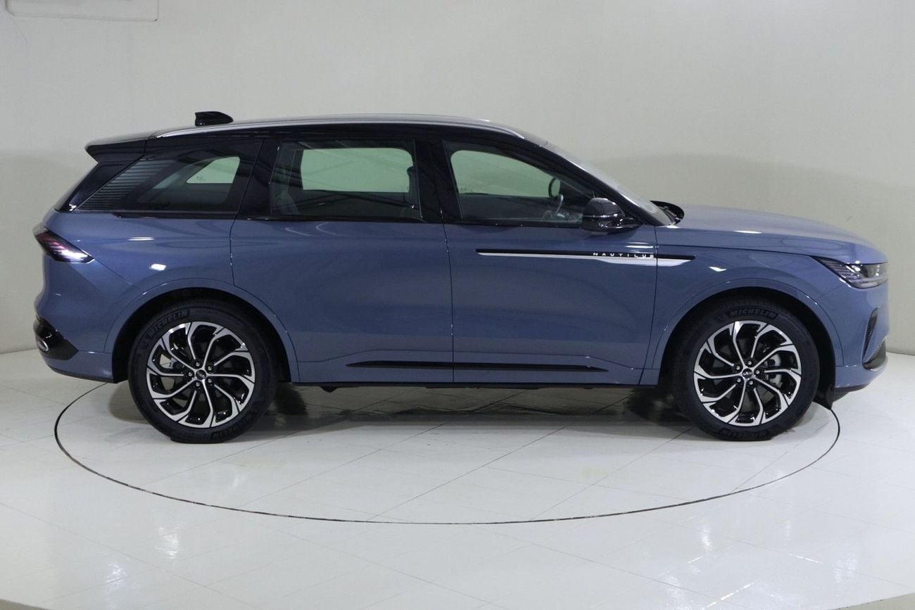 Lincoln Nautilus RESERVE I NAU325 / AL TAYER MOTORS AL QOUZ SHOWROOM