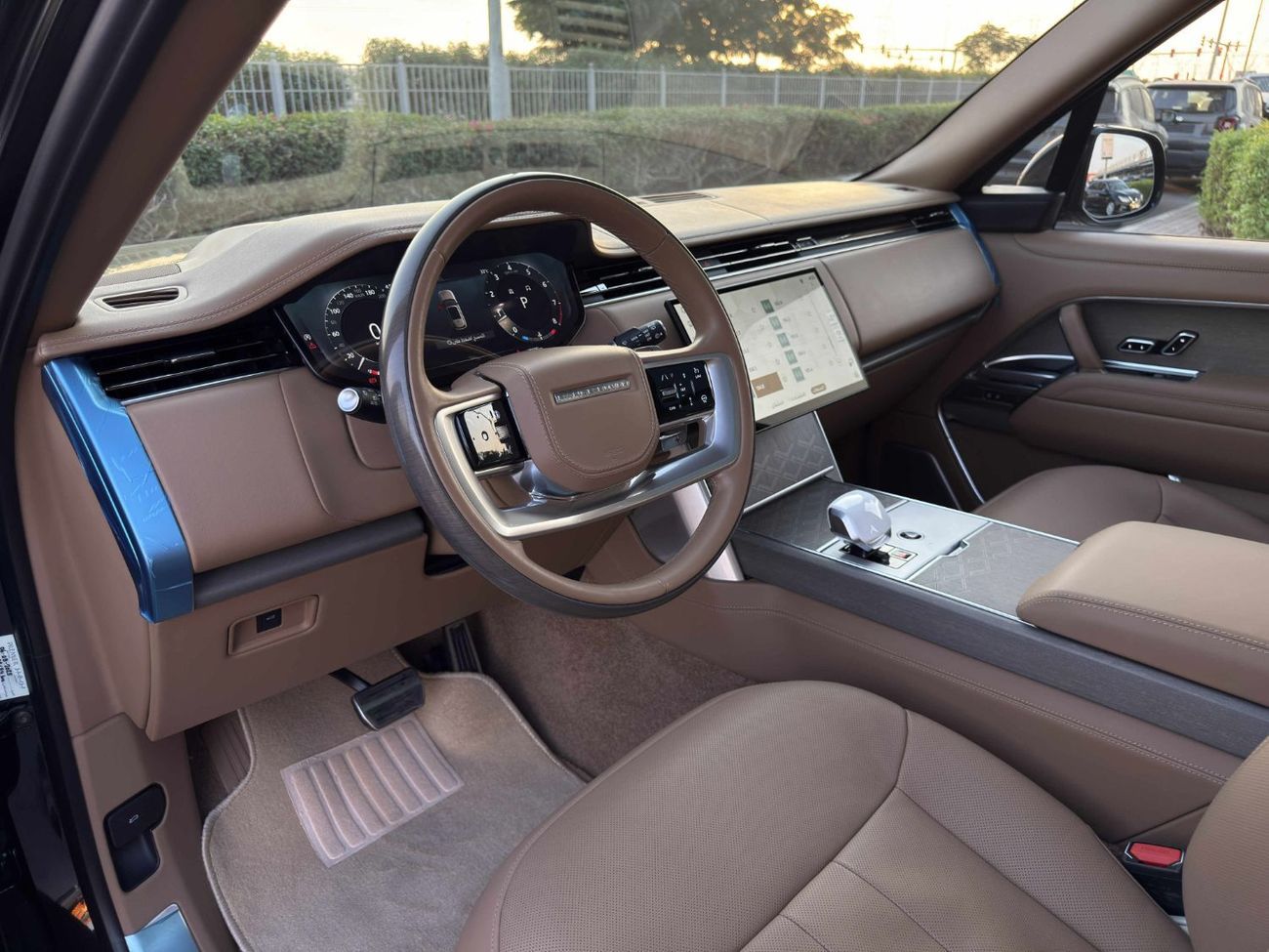 Land Rover Range Rover LWB SV P615 4.4L **2025**GCC SPEC UNDER WARRANTY