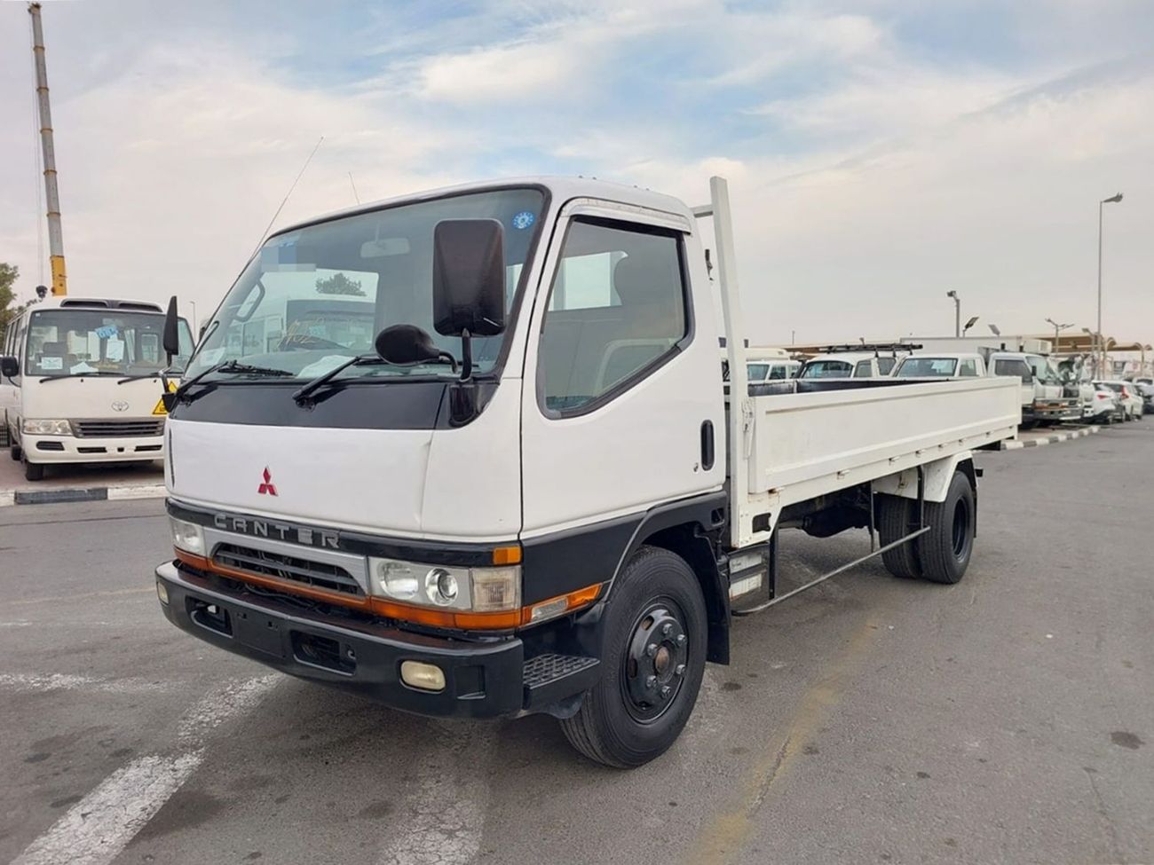 ميتسوبيشي فوسو كانتير MITSUBISHI CANTER TRUCK RHD 1996 MODEL 4.5 L DIESEL MANUAL(PM20996)