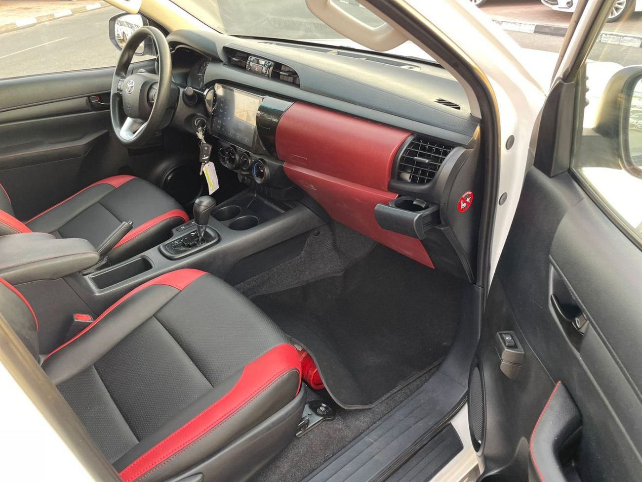 Toyota Hilux 2021 Toyota Hilux GL Advanture Modified - 2.7L V4 - AWD 4x4 - 360* CAM - Patrol - 2 Keys -