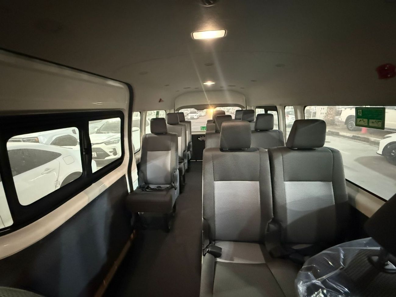 Toyota Hiace TOYOTA HIACE 13 SEATS , 3.5L PETROL V6 , M/T HIGH ROOF 2026 MODEL