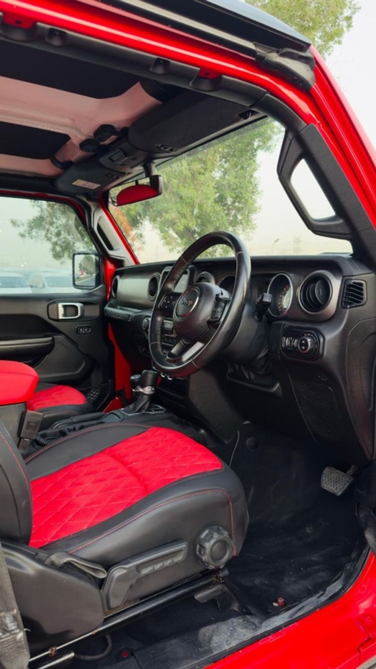 Jeep Wrangler NUDGE BAR WITH LED STRIP LIGHTS | 3.6L PETROL ENGINE | PUSH START | 2019 | RHD | AT | 4WD | REAR VIE