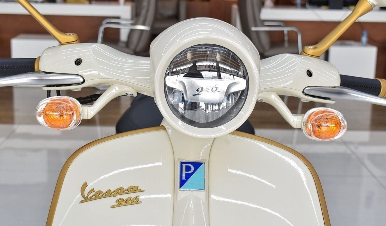 Vespa 946  Christian Dior Edition VESPA 946 CHRISTIAN DIOR 2022 (ONLY 946 PIECES IN THE WORLD)