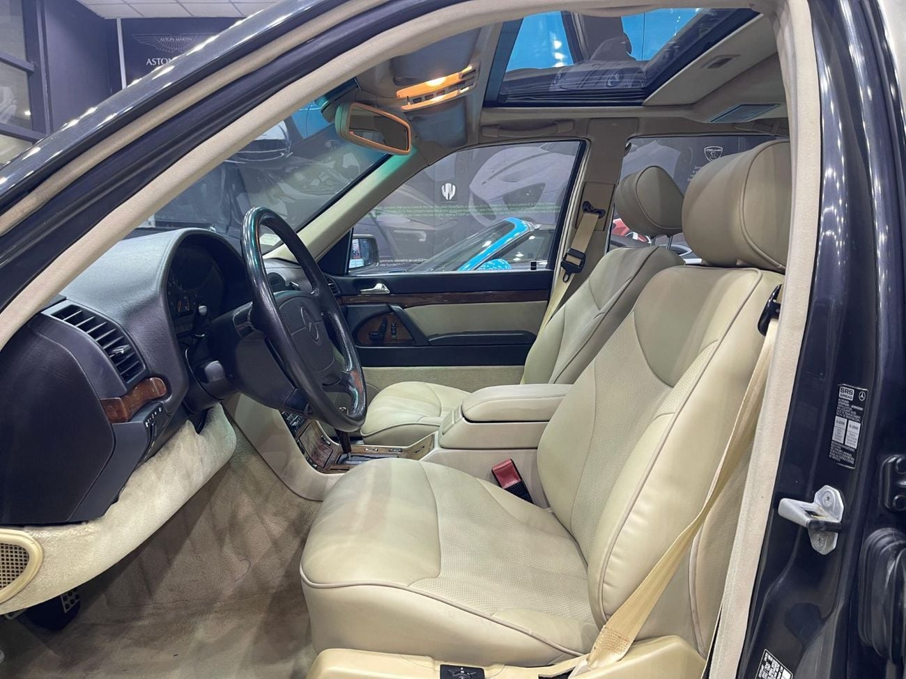 مرسيدس بنز 500 SEL