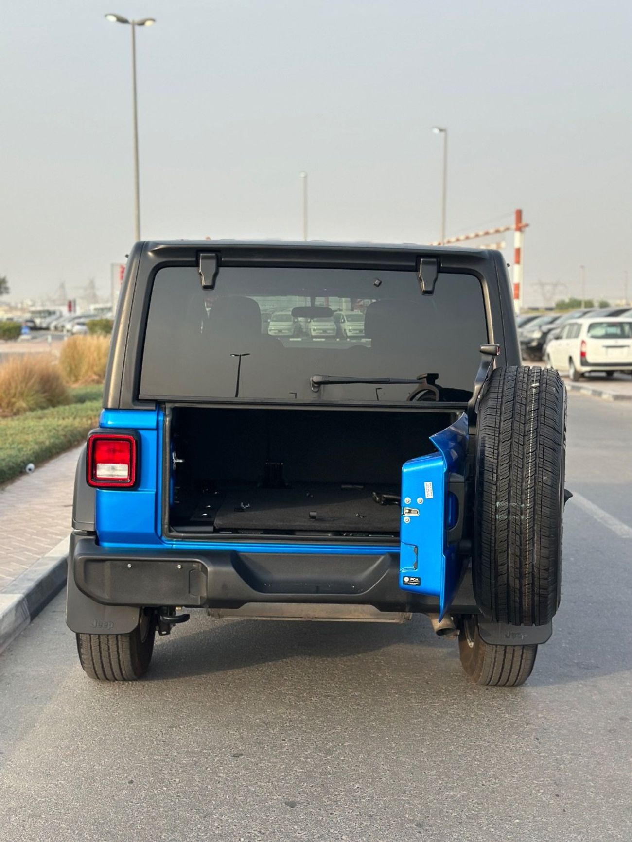 Jeep Wrangler Unlimited Sport S 2.0L A/T Unlimited Sport  2.0L Full Option