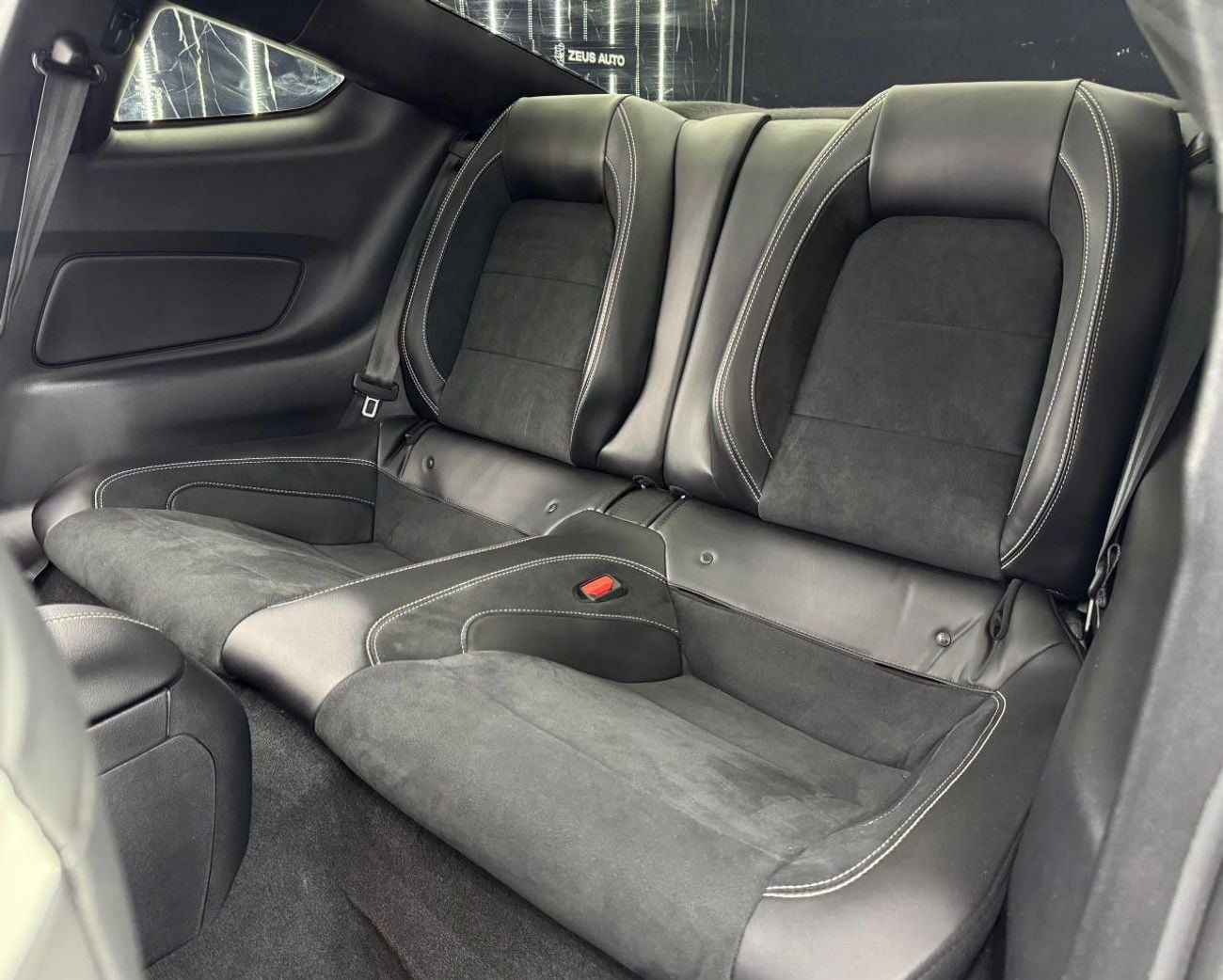 Ford Mustang SHELBY GT500 Ford Mustang Shelby GT500 2022 Low Mileage | GCC | White/Blue | AL Tayer Warranty and Service 2028