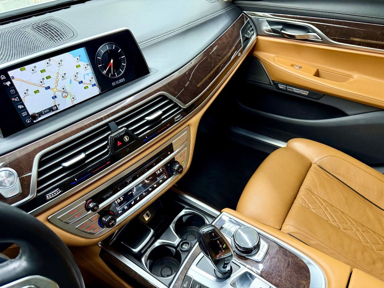BMW 740Li Exclusive 3.0L (335 HP)