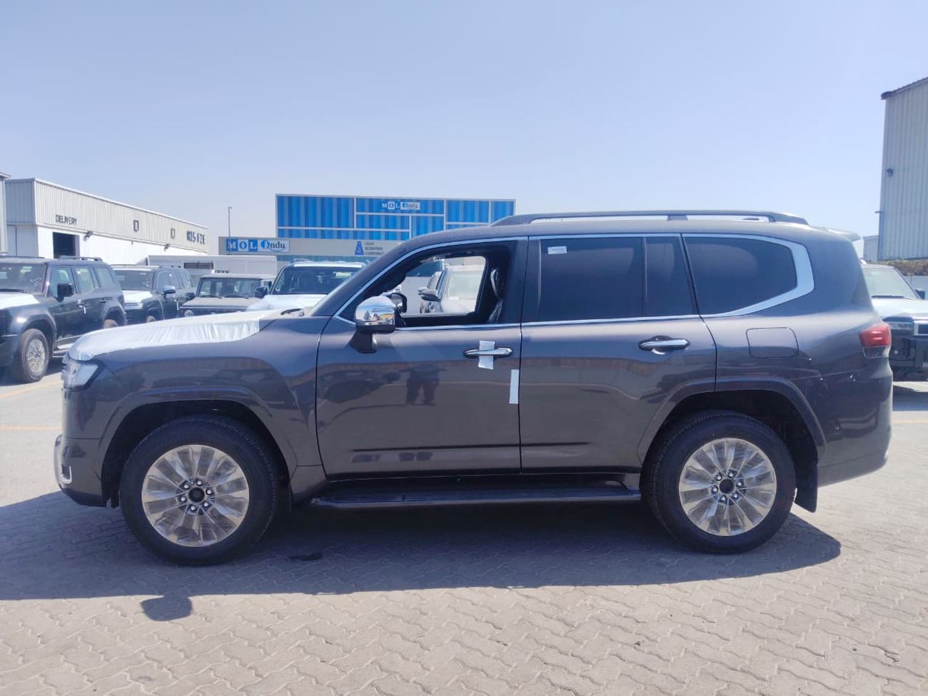 تويوتا لاند كروزر VXR 3.5L