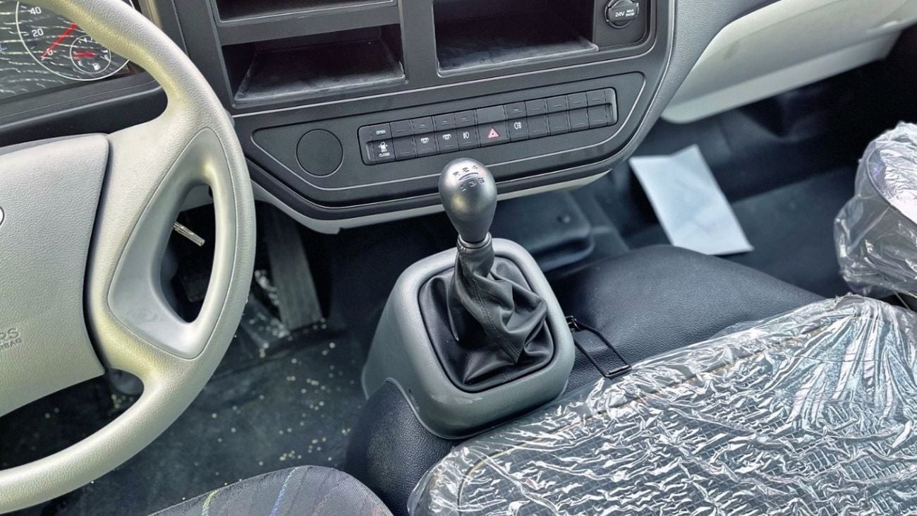 Hyundai County Hyundai County 4.2L diesel 22seter 2023