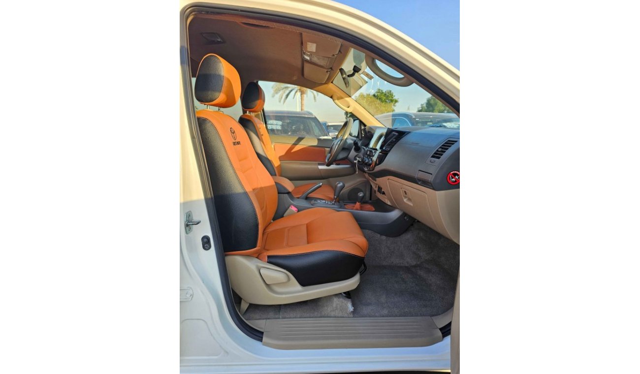 تويوتا فورتونر SR5 PREMIUM / V4 /  LEATHER SEATS // MID OPTION // 4WD (LOT # 38175)