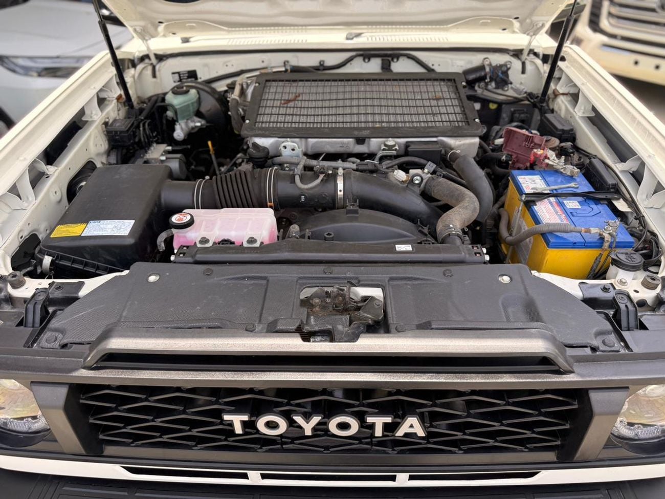 تويوتا لاند كروزر  4.5 L V8 DIESEL PICK UP