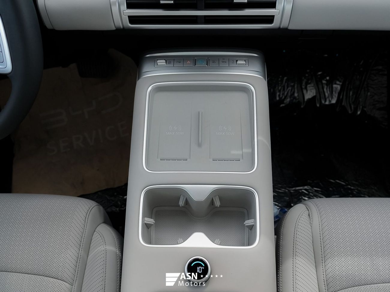 بي واي دي ليوبارد تيتانيوم 7 Ultra Edition 1.5 Plug-In Hybrid 190KM 4WD 2025 White Interior (Export Price)