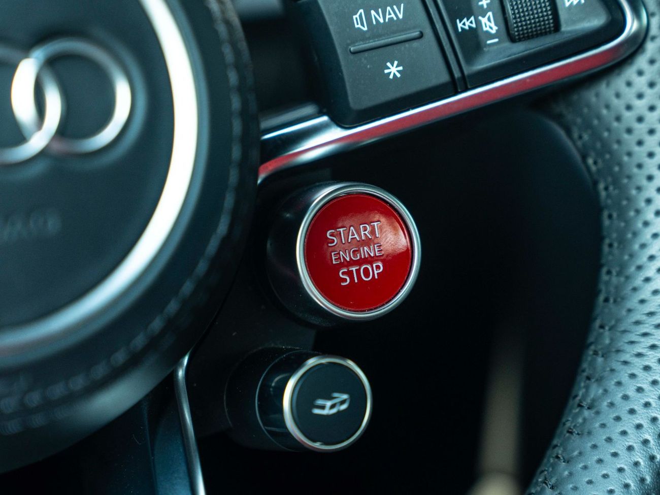 Audi R8 AED 8,861 PM • R8 V10 5.2L AWD • ONLY 60,000 KMS • FULL AUDI SERVICE HISTORY AND NEXT FREE SERVICE