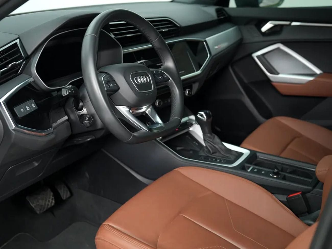 Audi Q3 35 TFSI S-LINE SPORTBACK GCC SPECS, LOW MILEAGE S line