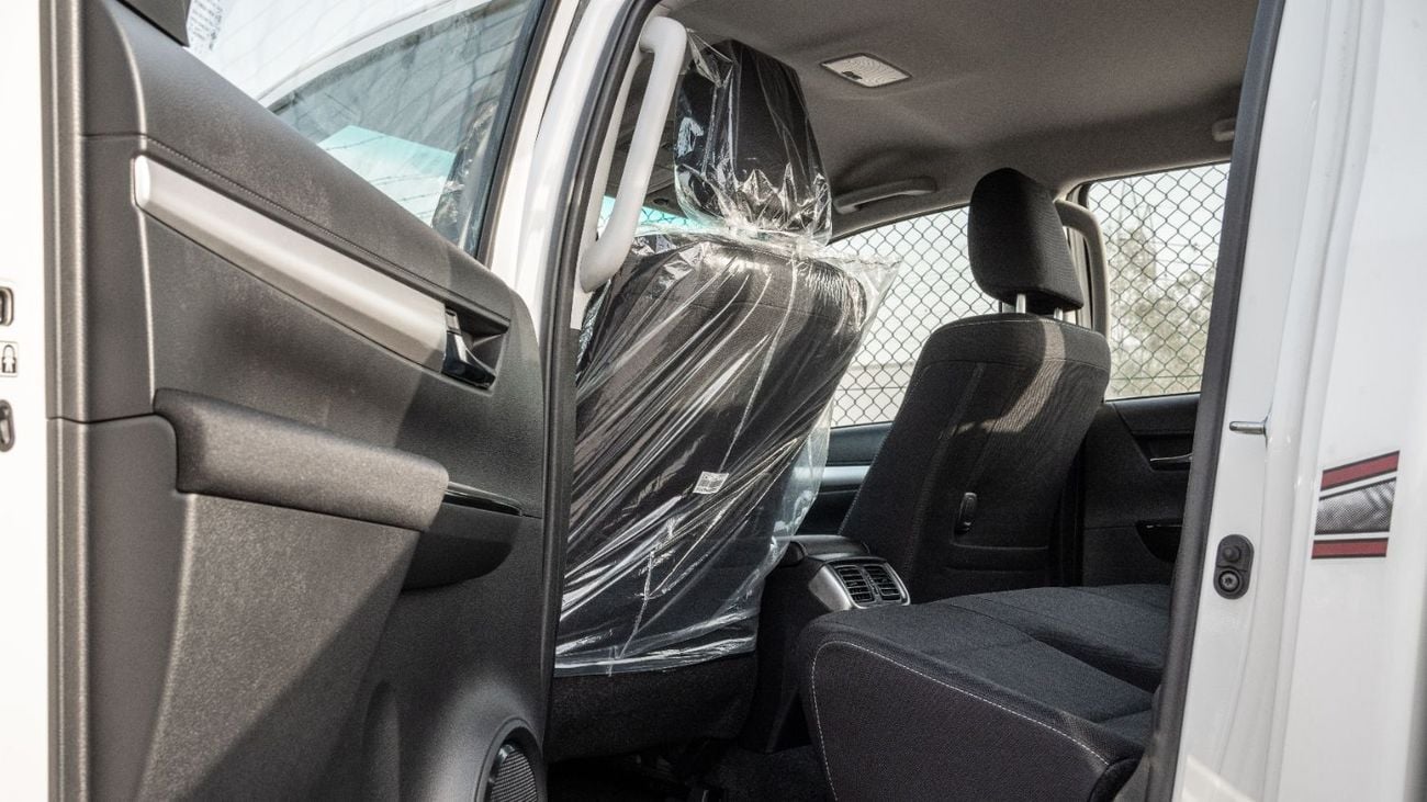 تويوتا هيلوكس 2025 Toyota Hilux SGLX 2.4L MT Diesel (White-Black)