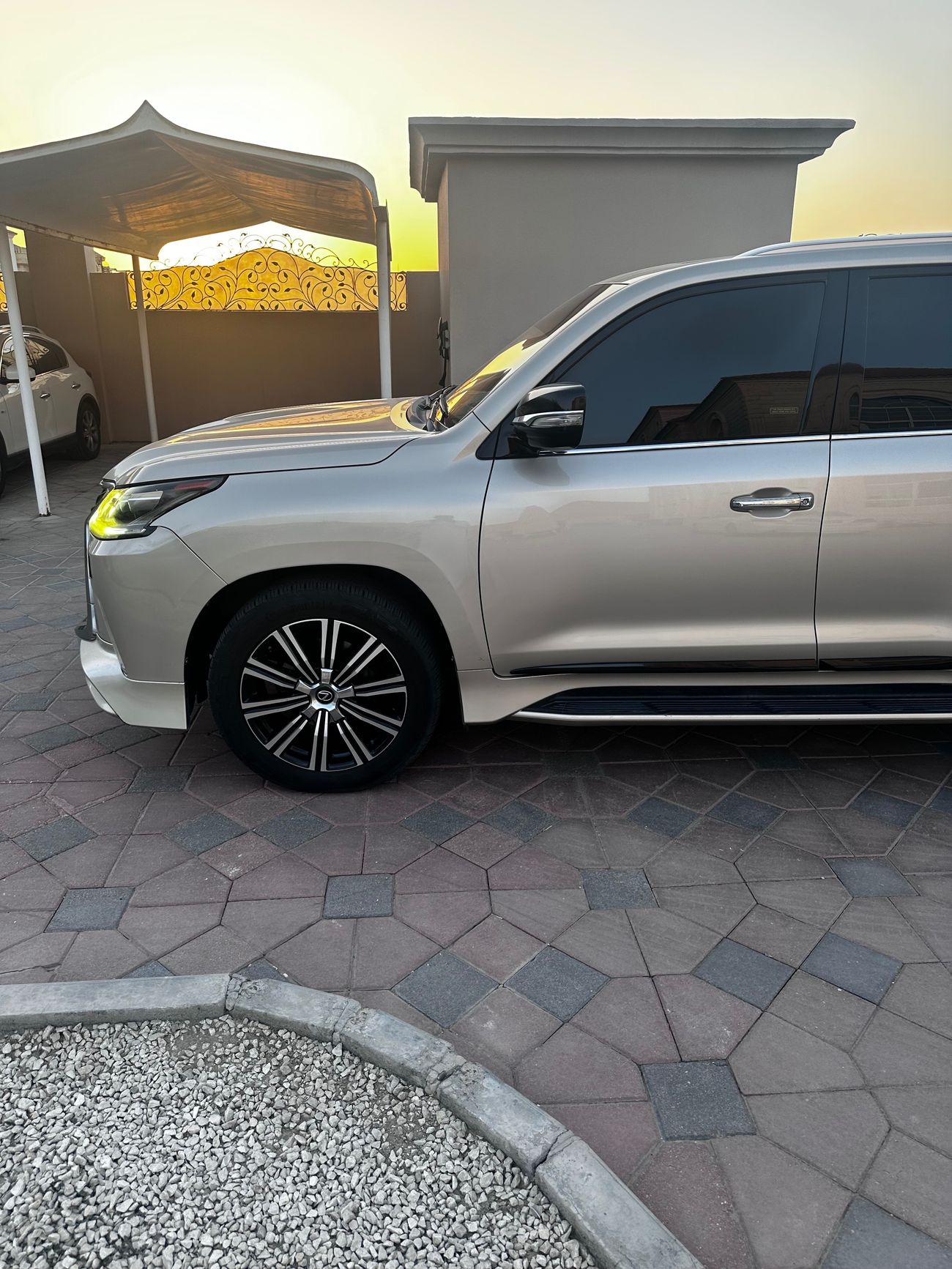 Lexus LX 570 Sport 5.7L