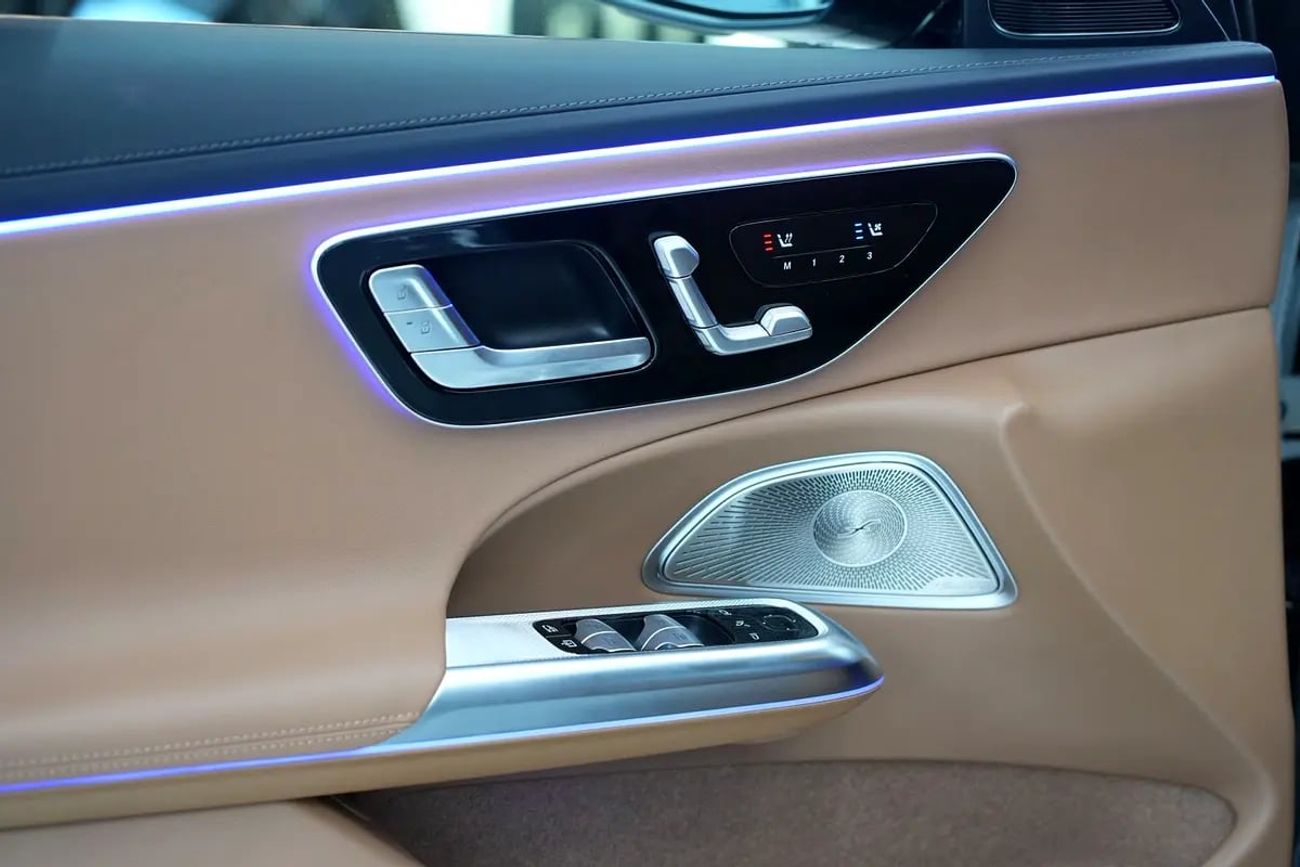 مرسيدس بنز E300 E 300 | GCC 0km | Agency Warranty | AMG Package