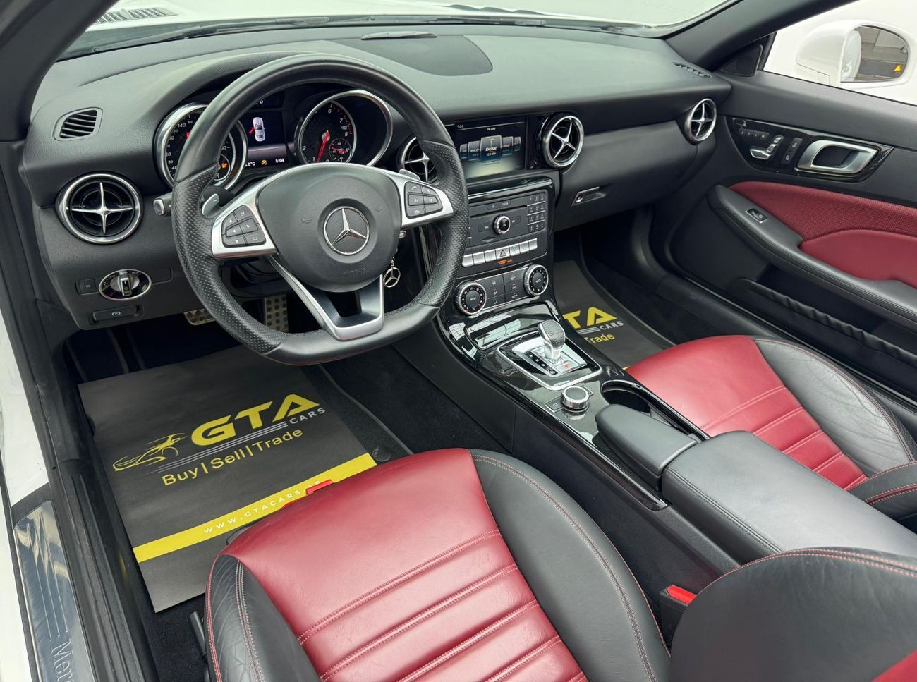 Mercedes-Benz SLC 200 Std 2.0L 2017 Mercedes-Benz SLC 200 Roadster, Full Service History, GCC