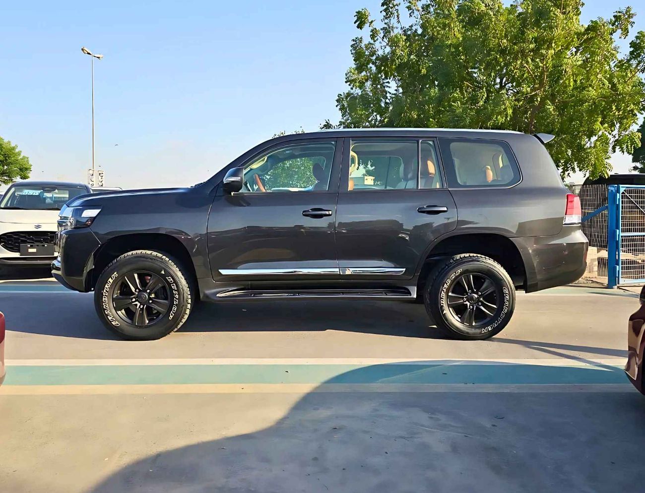 تويوتا لاند كروزر GXR/ 4.0L V6 4WD / FULL OPTION/ EXPORT ONLY / LOT#43956