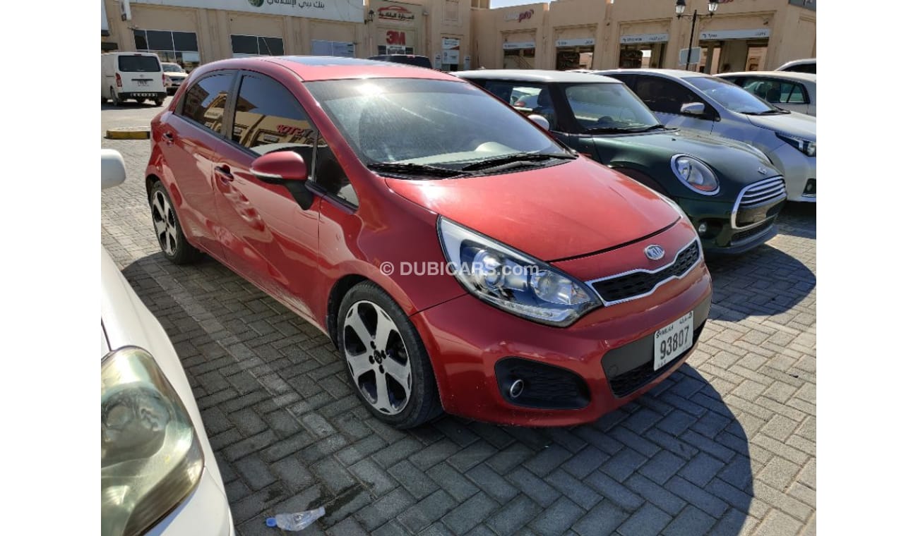 كيا ريو 2012 model Full options Gulf specs Leather interiors Sunroof